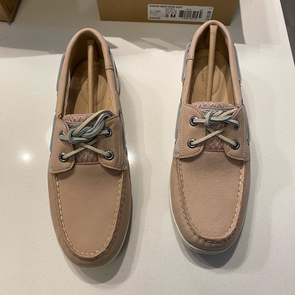 BRAND NEW NEVER WORN Koifish Mesh size 8 Sperrys.